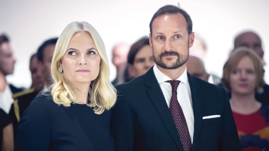 Avec son mari, le prince héritier Haakon.