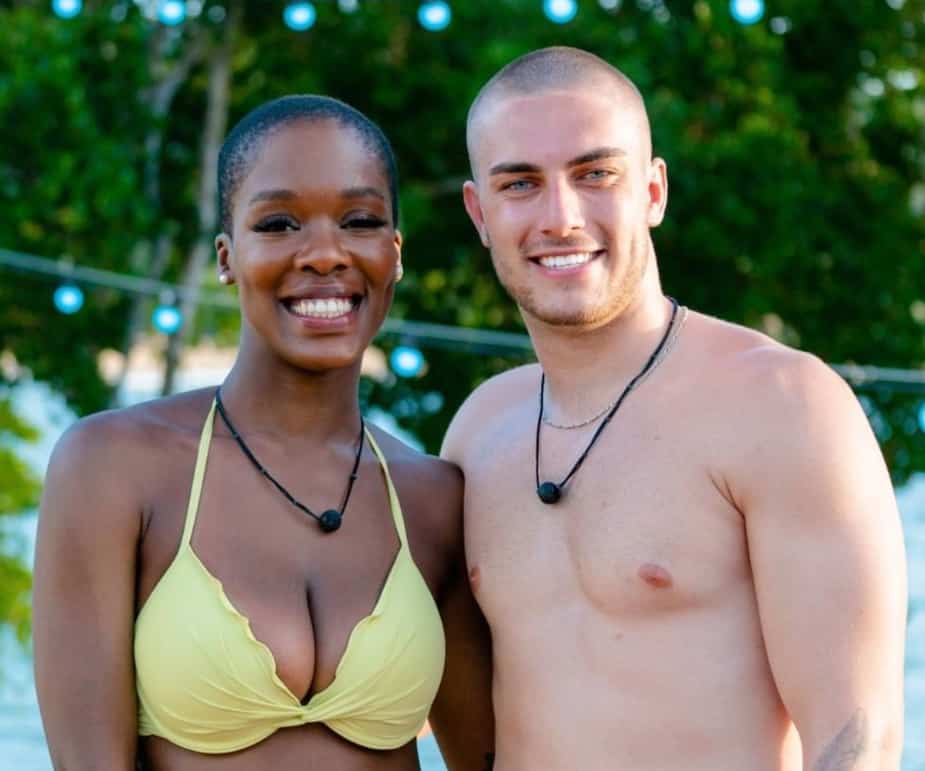 L Ile De L Amour Une Nouvelle Insulaire Debarque Et Ca Risque De Brasser Le Sac De Chips L Ile De L Amour Une Nouvelle Insulaire Debarque Et Ca Risque De Brasser Le Sac De Chips