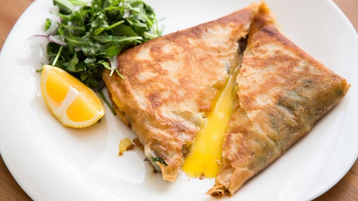 Brick à l'œuf et au thon