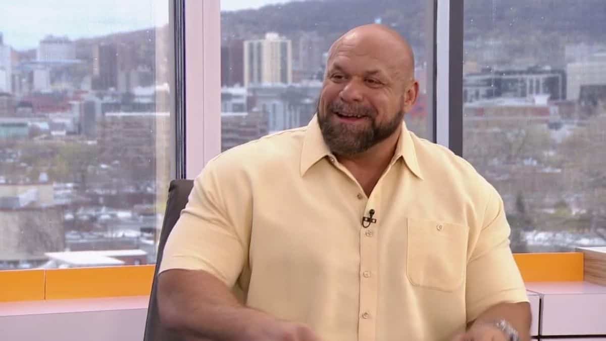 ENTREVUE: Hugo Girard pour La force d'un village