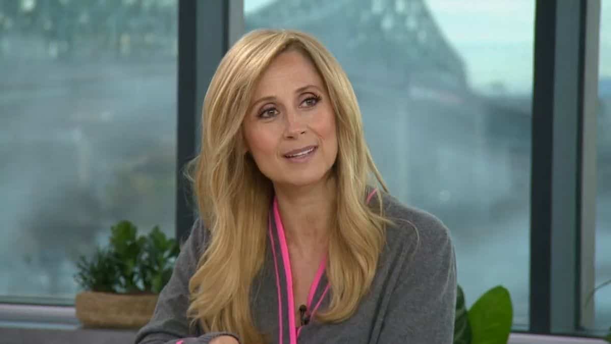 Lara Fabian lance le livre «Je passe à table» 