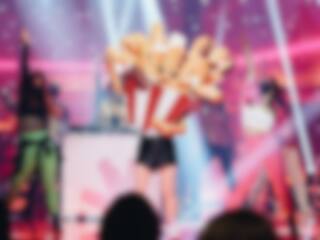 CHANTEURS MASQUÉS: La Poutine démasquée