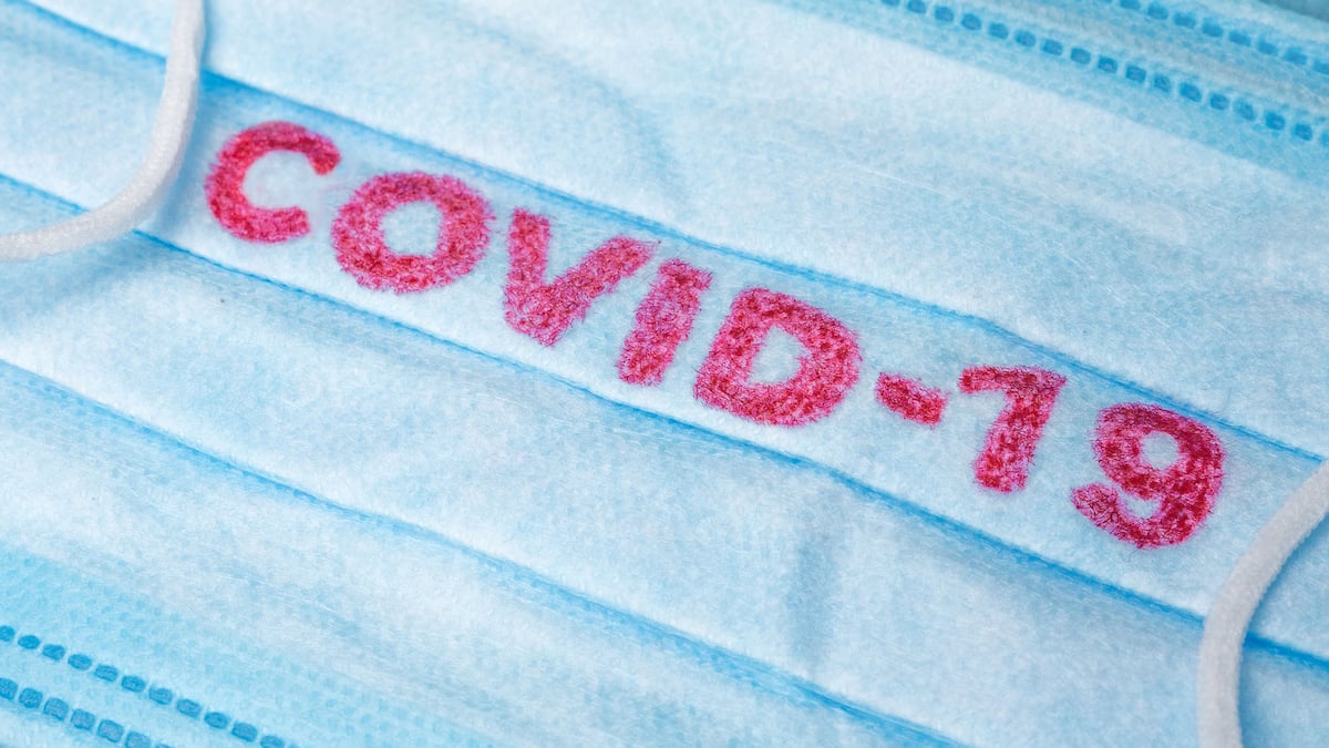 Une juge interdit à un père de parler contre les mesures sanitaires à sa fille de 9 ans