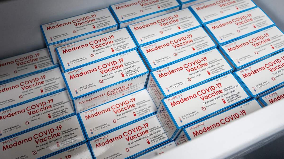 Selon Moderna, une dose complète de son vaccin en rappel augmente son efficacité contre Omicron