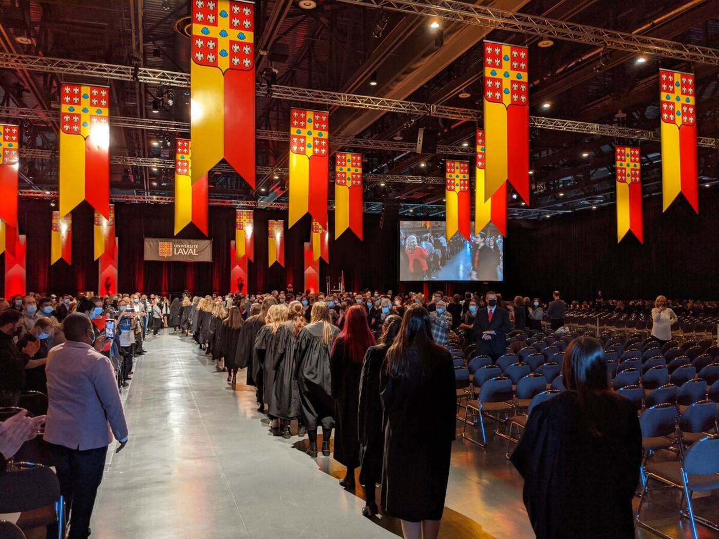 Université Laval: les diplômés de la pandémie enfin réunis | JDQ