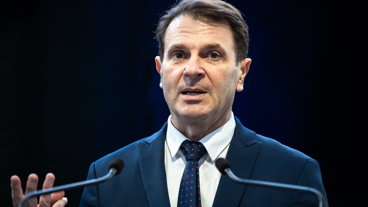 Charge frontale du gouvernement Legault contre le maire Marchand et le projet de tramway