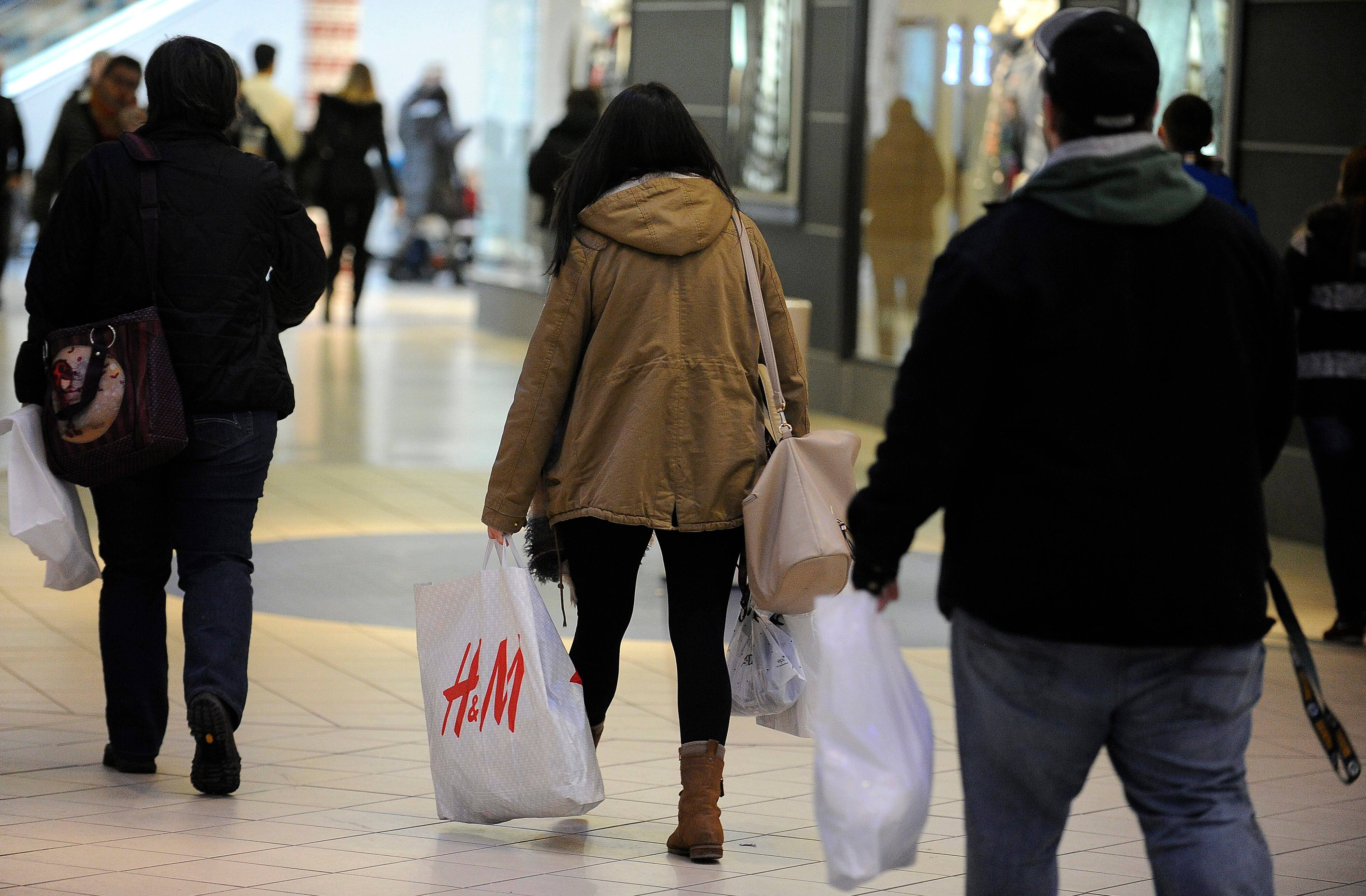 Premi&egrave;re fin de semaine des heures d&rsquo;ouverture prolong&eacute;es: &laquo;C'est une autre pression sur notre dos, pour nous, les petites PME&raquo;