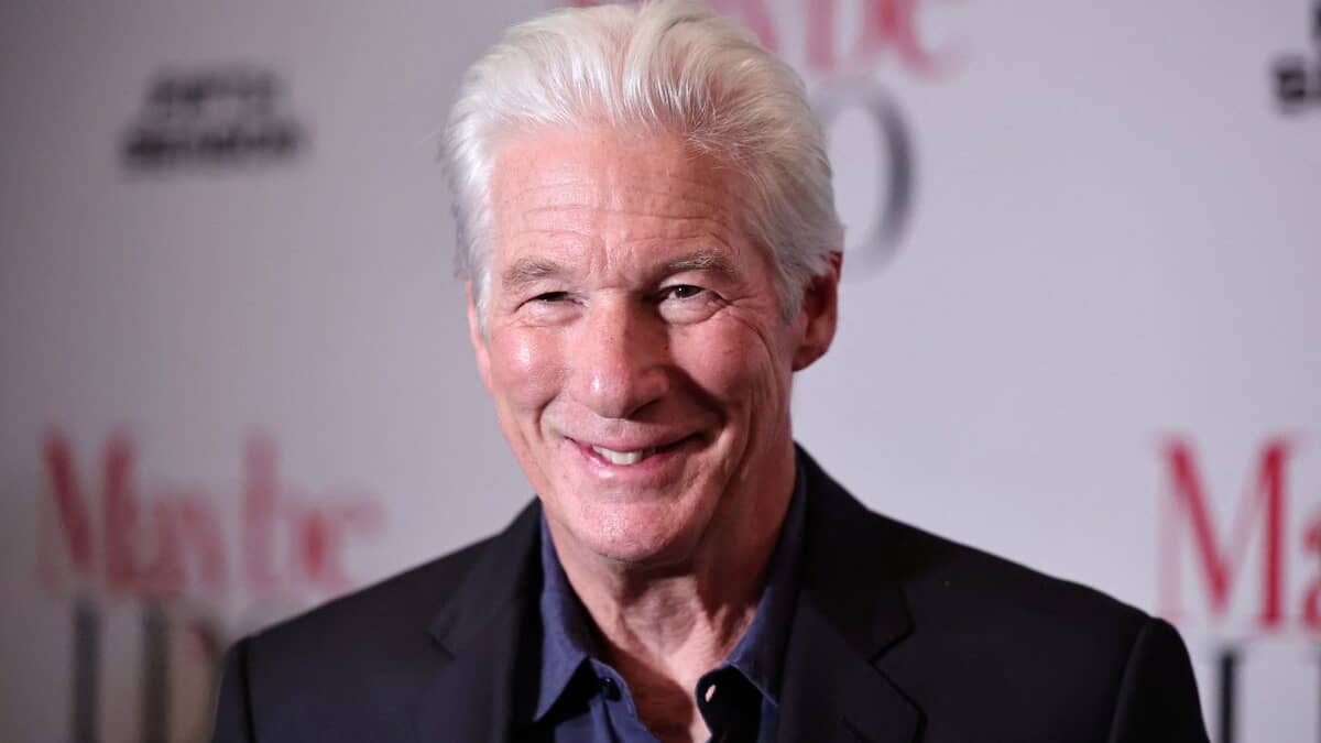 Richard Gere was hospitalized with pneumonia