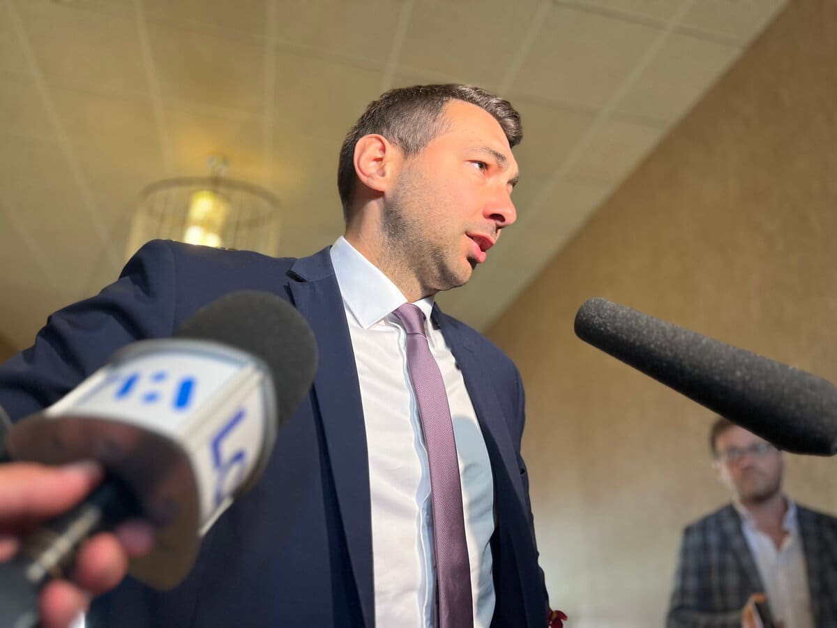 «Le résultat est clair et net»: Guillaume Cliche-Rivard concède la victoire aux libéraux dans Saint-Henri–Sainte-Anne
