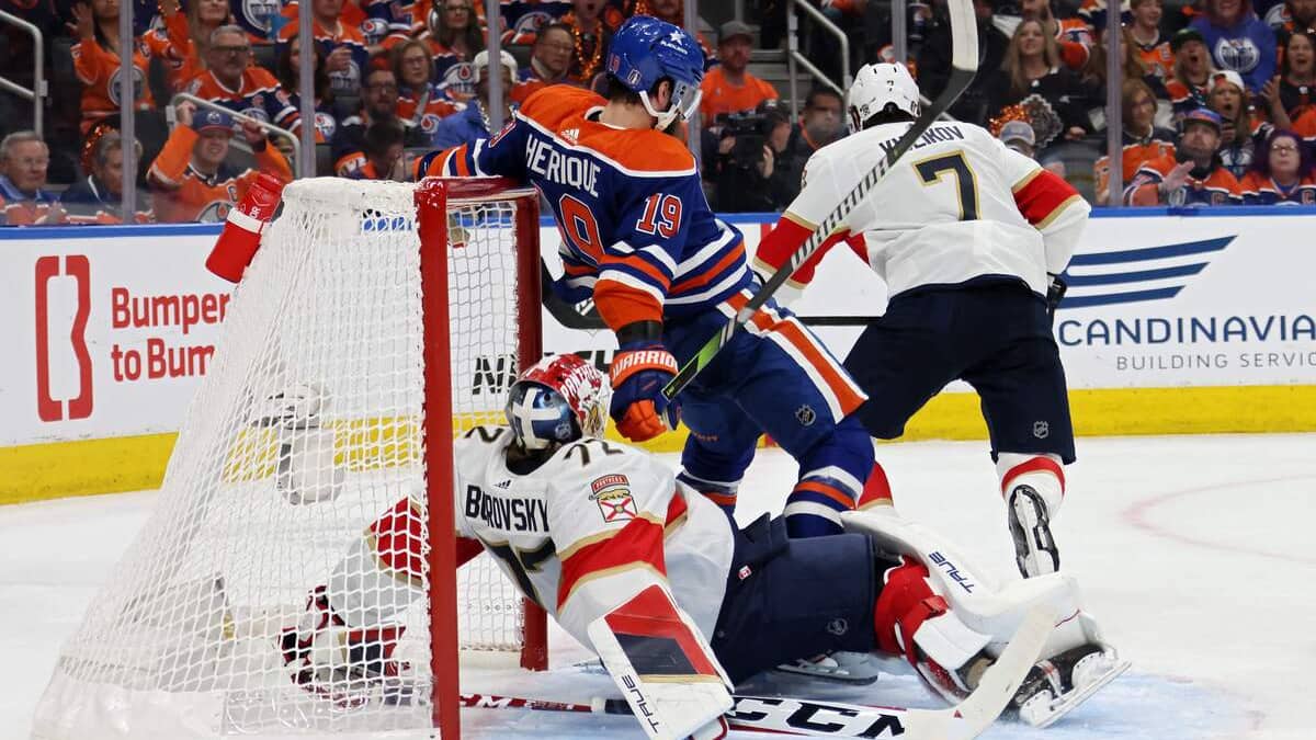 Finale de la Coupe Stanley: les Oilers humilient les Panthers et restent en vie