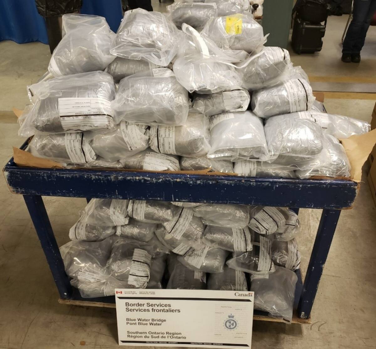 Un camionneur qu&eacute;b&eacute;cois arr&ecirc;t&eacute; pour trafic de drogue