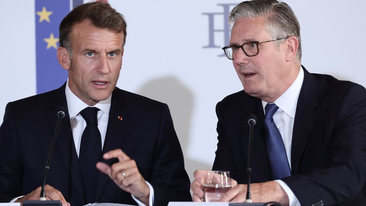 Emmanuel Macron awarded the Legion of Honor to Keir Starmer Emmanuel Macron awarded the Legion of Honor to Keir Starmer