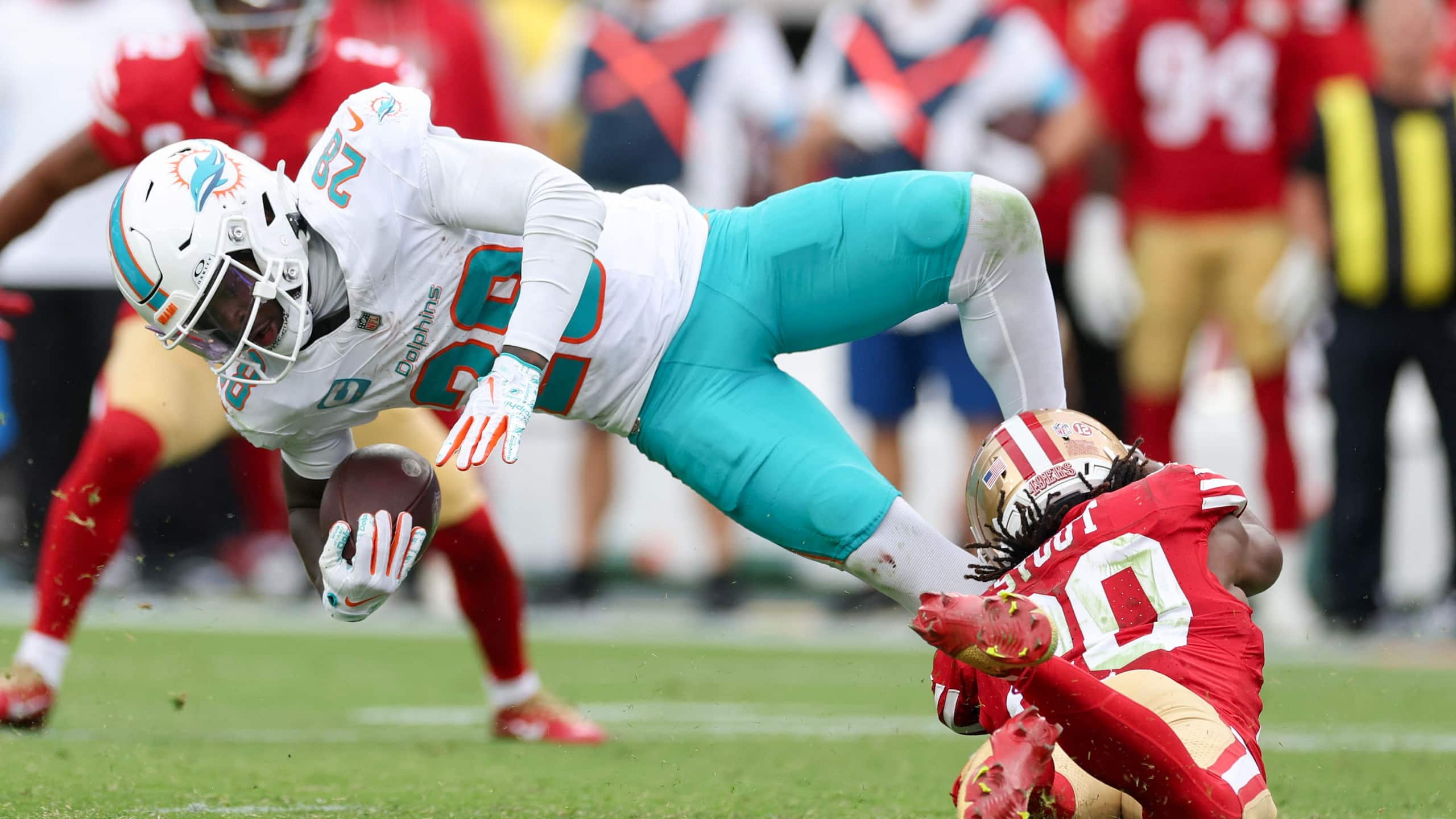 Photo: tvasports.ca NFL: Miami Dolphins Lose Star Running Back De'Von Achane for the Rest of the Season