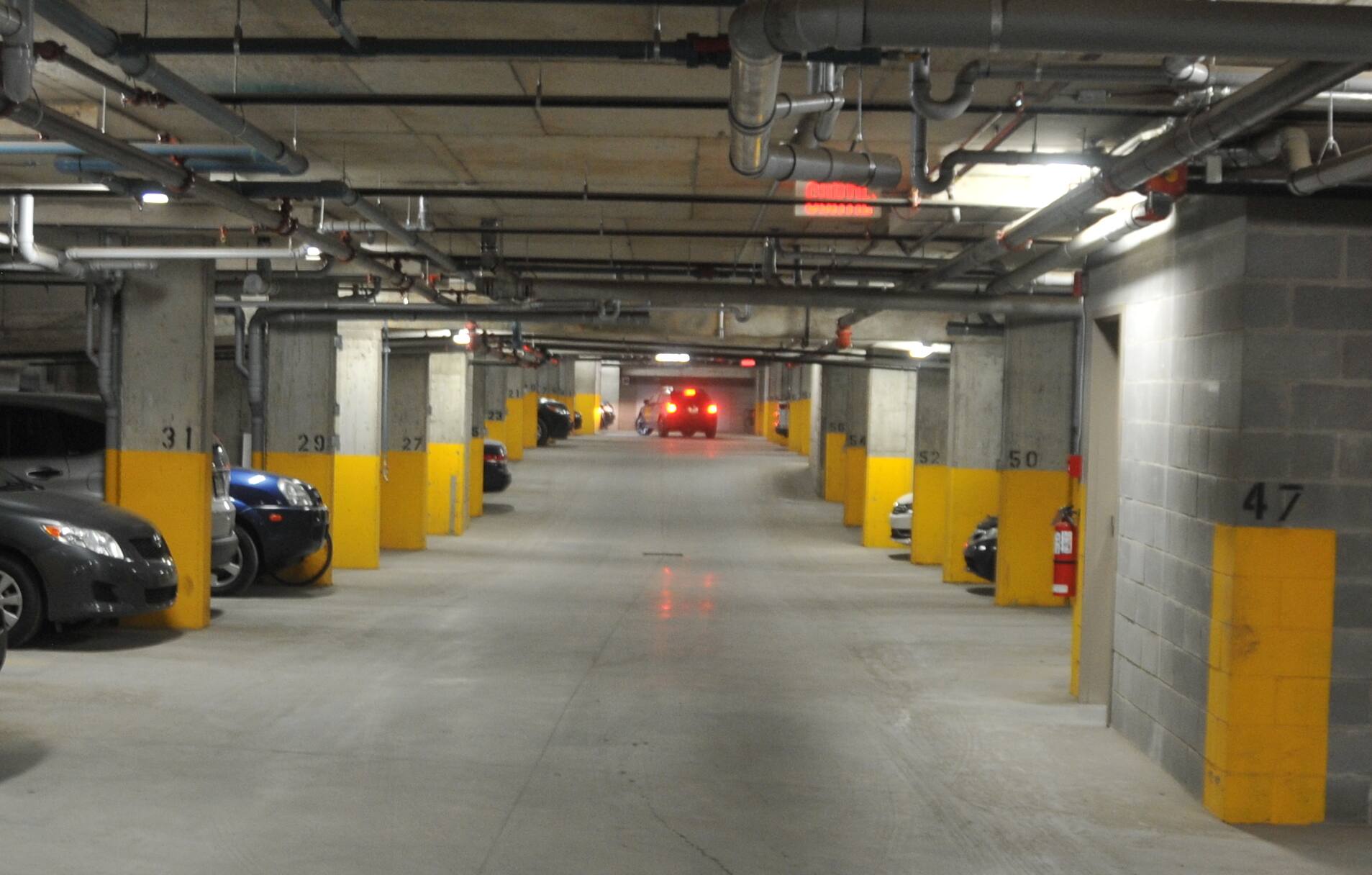 Centreville de Montréal du stationnement intérieur au même prix que