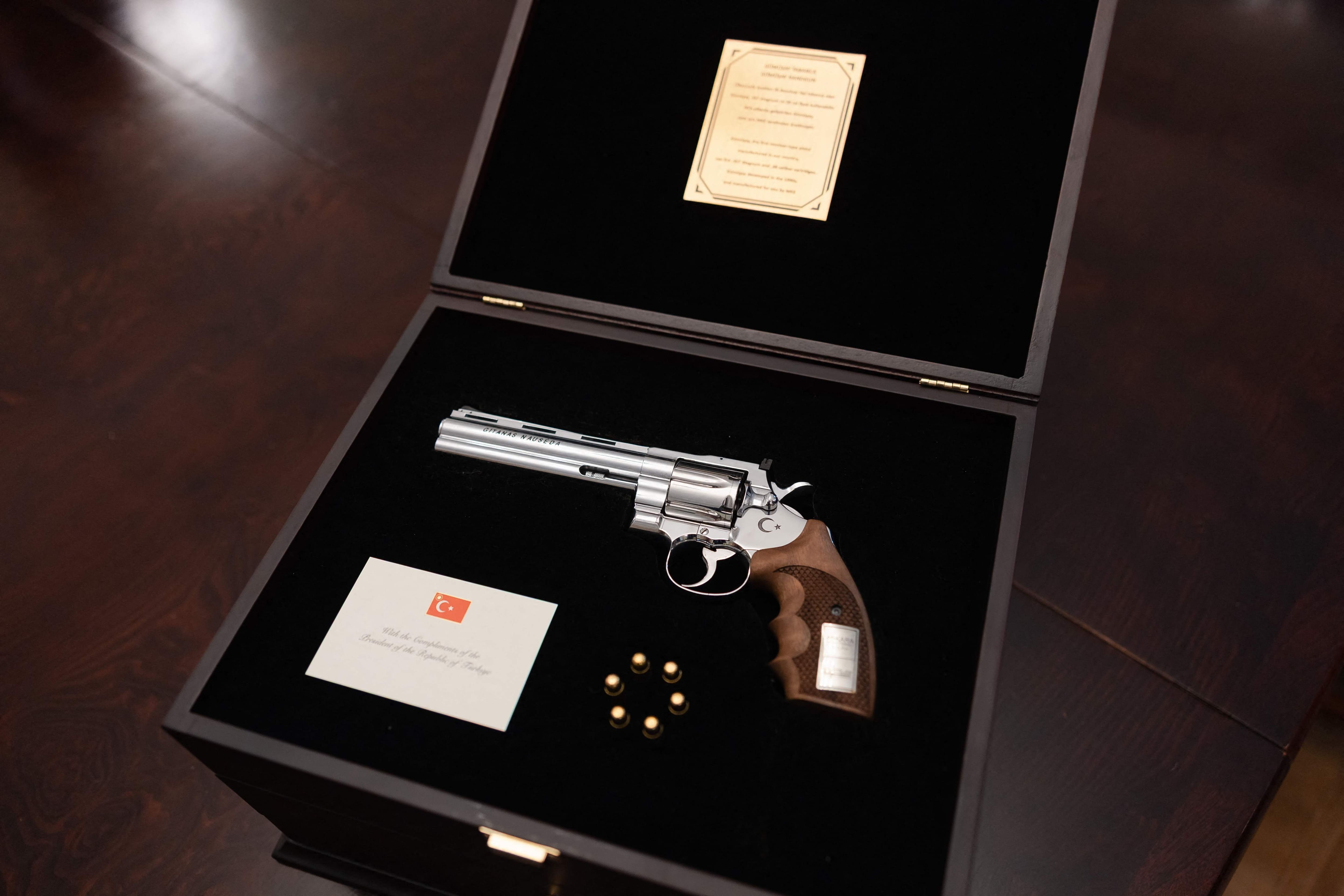 A revolver and 6 bullets: “My maple syrup gift was a little out of sync,” says Mark Carney