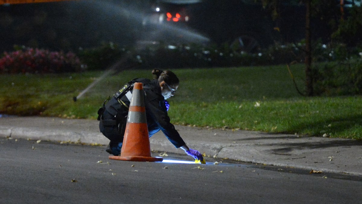 Coups de feu à Mont-Royal: un homme de 40 ans blessé par balle