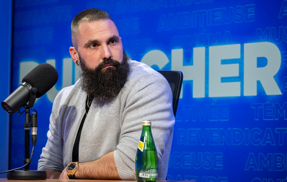 La maison de l&rsquo;influenceur masculiniste Julien Bournival-Vaugeois ne sera pas mise &agrave; l&rsquo;ench&egrave;re mercredi &agrave; Qu&eacute;bec