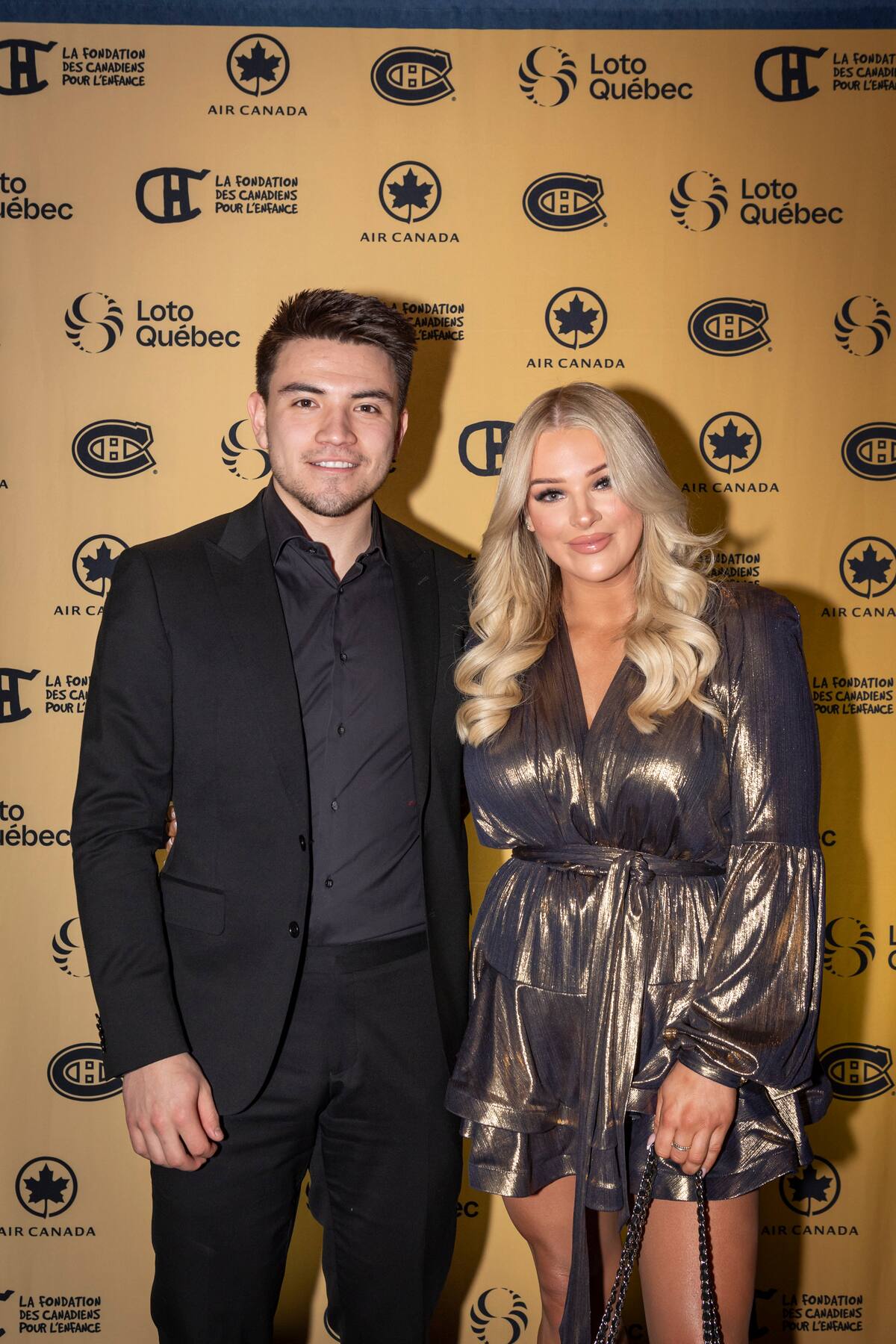 [EN PHOTOS] Les joueurs du Canadien et leurs conjointes d&eacute;ambulent sur le tapis rouge du Casino de Montr&eacute;al