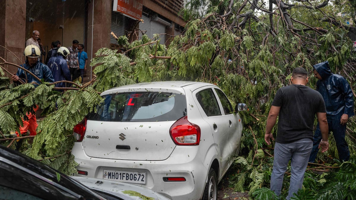 India: six dead following torrential rains in Bombay India: six dead following torrential rains in Bombay