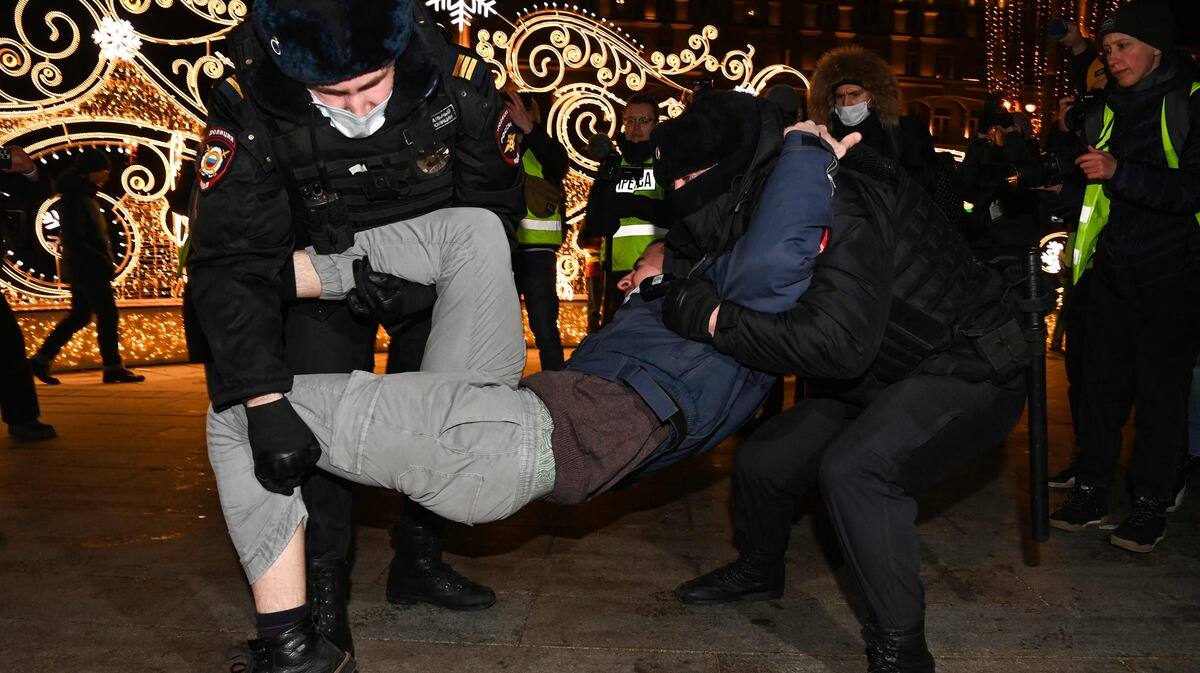 Plus de 1800 manifestants anti-guerre arrêtés en Russie