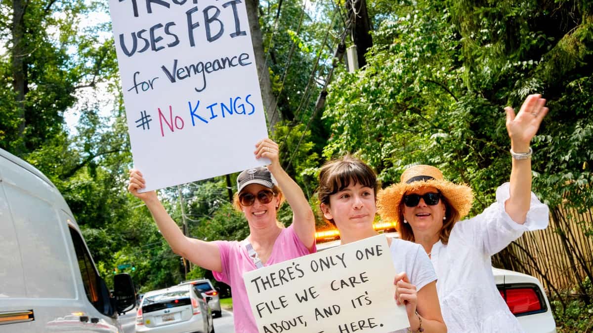 Voici pourquoi la perquisition du domicile de l’ex-haut conseiller de Trump pourrait être «une vengeance politique»