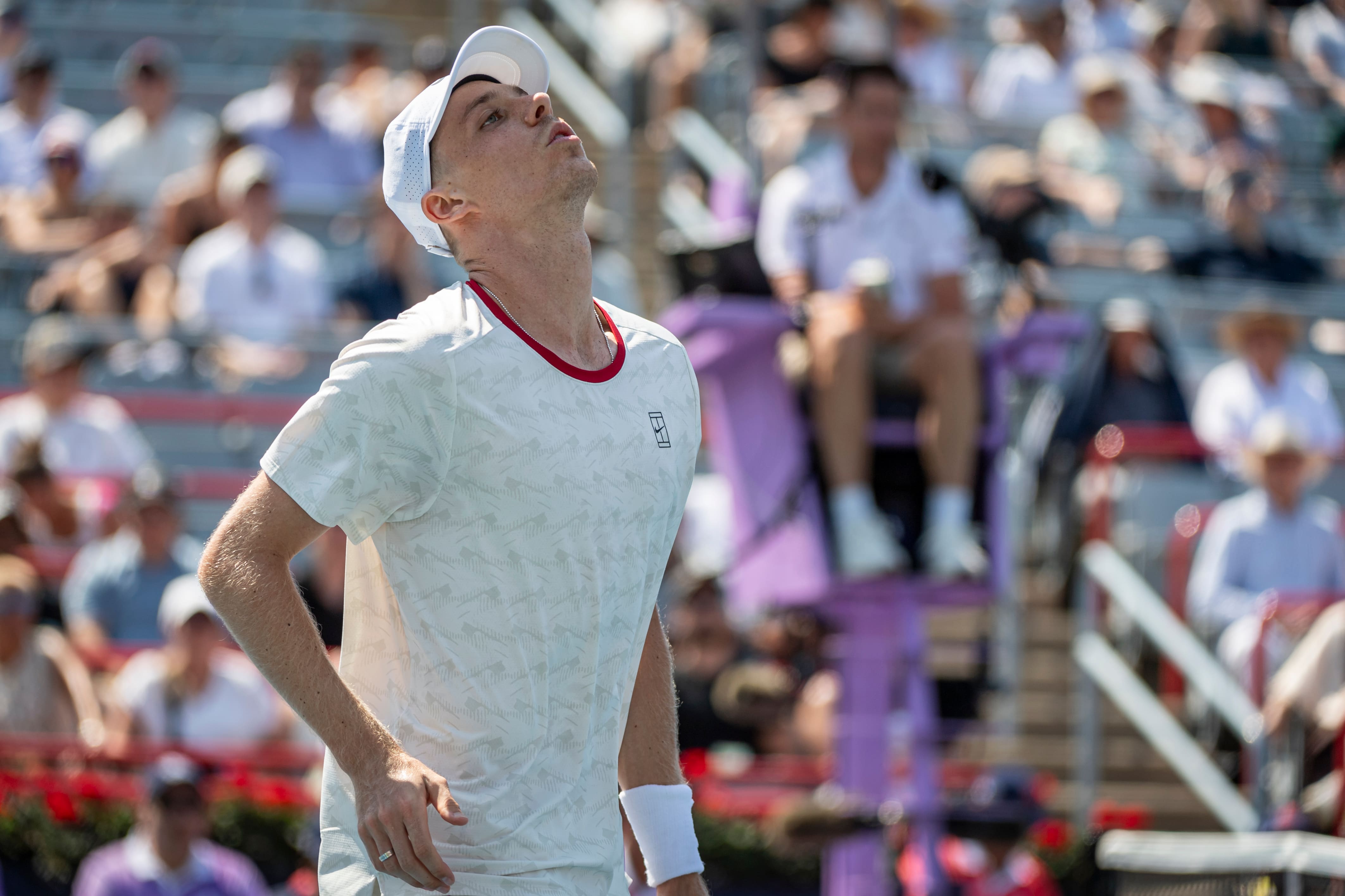Un Denis Shapovalov diminué abandonne au premier tour de l'Omnium Banque Nationale