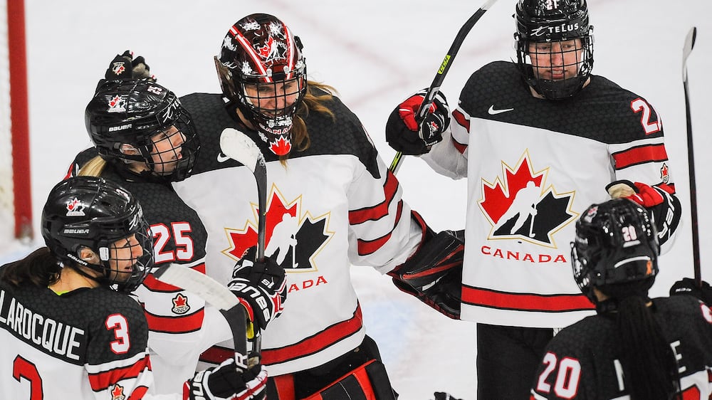 Las mujeres canadienses degradan a las mujeres estadounidenses - Noticias Ultimas