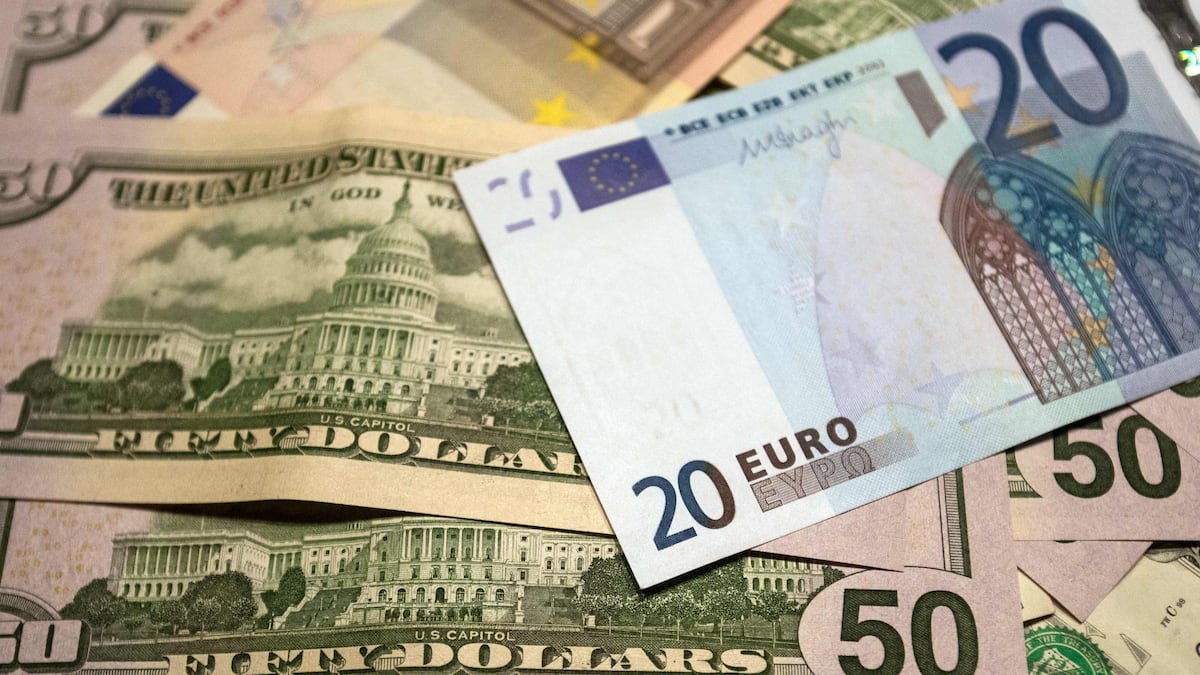 L'euro atteint la parité avec le dollar américain