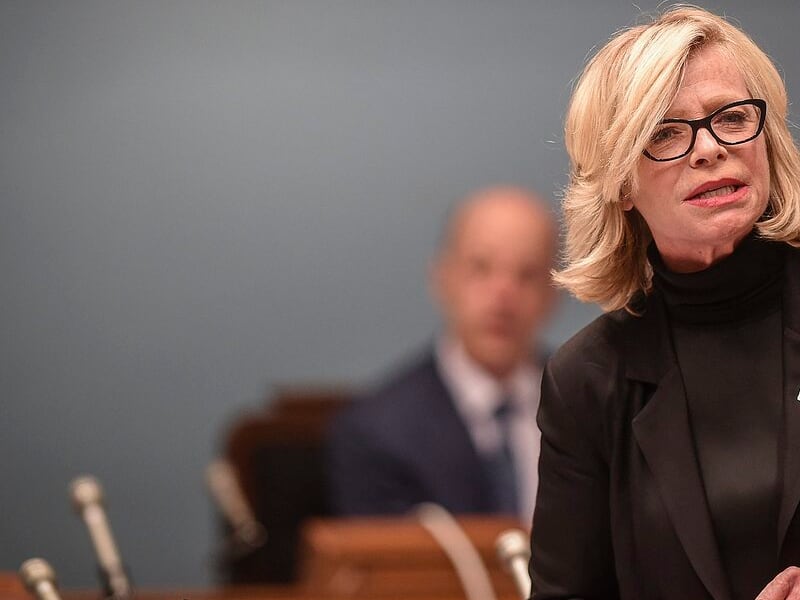  « Les gars , il faut entendre votre voix »: Caroline Proulx lance un appel pour freiner la violence sexiste