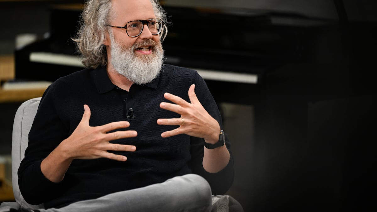 VIDÉO | «La vague de rires était magique ici»: pour ses 50 ans, François Bellefeuille retourne sur la première scène où il a fait rigoler un public