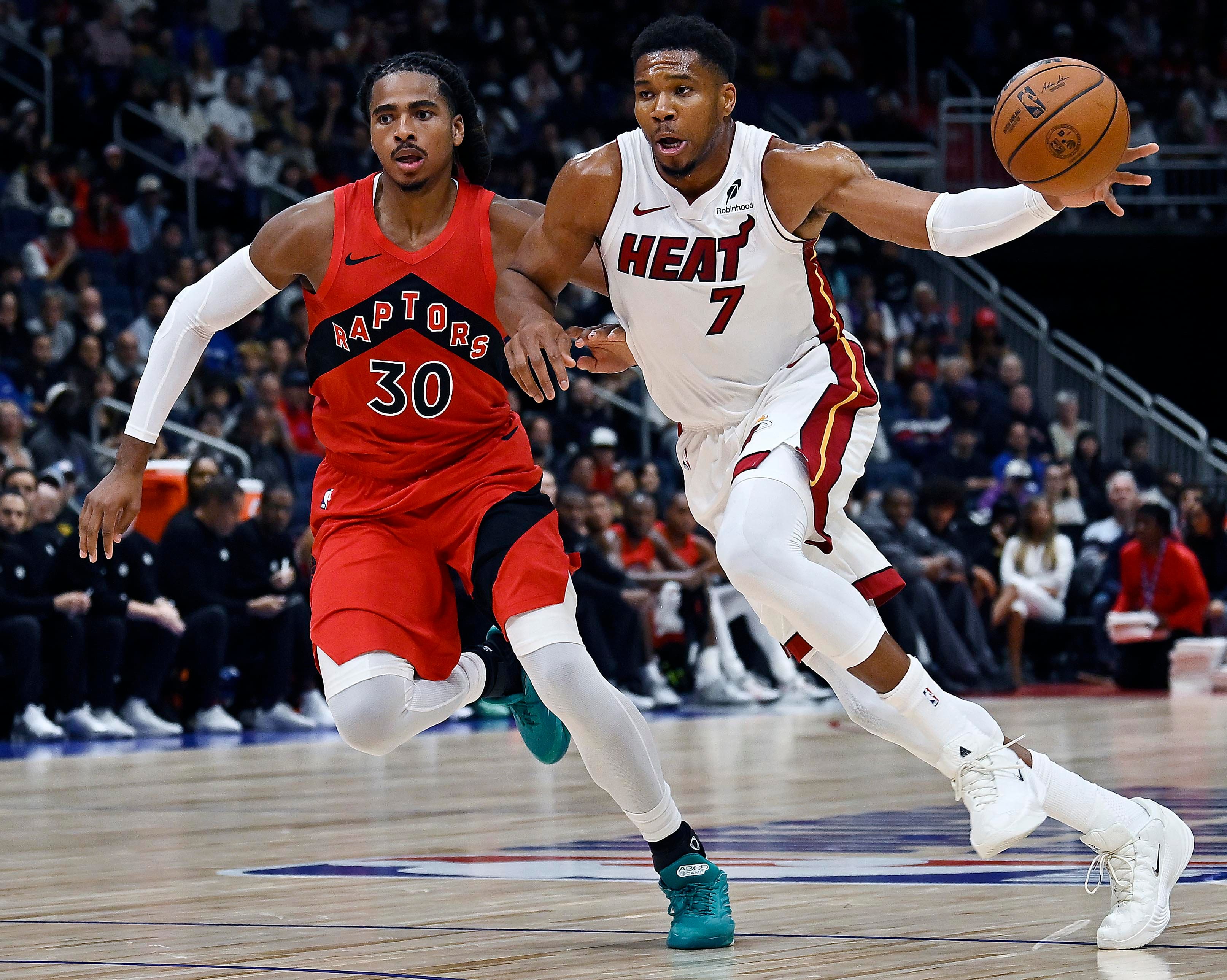 Giannis avec le Heat à Québec: comme si Nathan MacKinnon jouait au centre Vidéotron... pour les Panthers de la Floride!