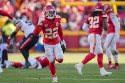 A meia moeda Trent McDuffie excelentemente chegou à NFL em 2022.