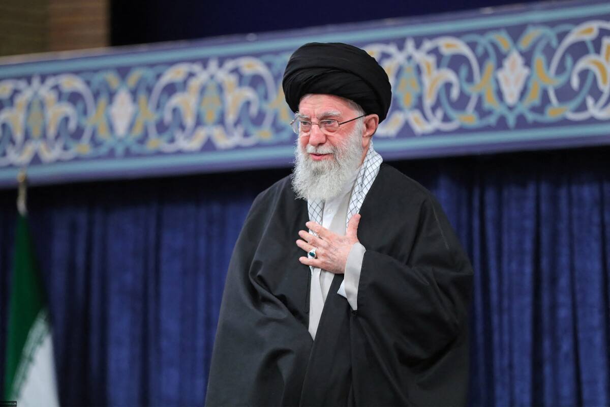 Face aux frappes israéliennes, le guide suprême iranien Ali Khamenei ...