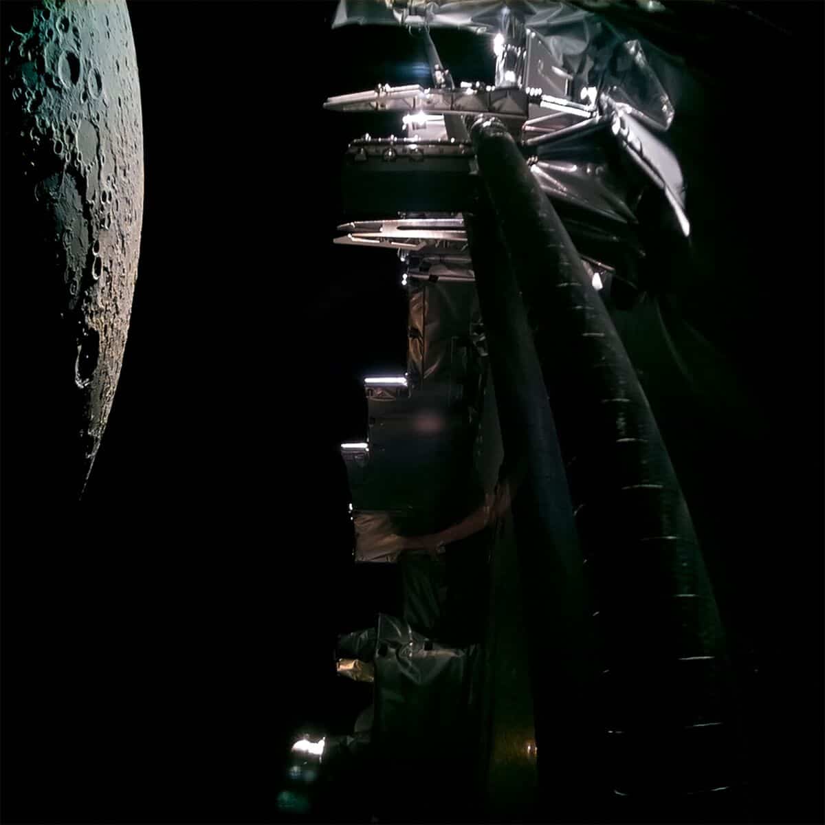 &laquo;Premi&egrave;re mondiale&raquo; pour la sonde spatiale Juice qui fr&ocirc;le la Lune et la Terre en route vers Jupiter