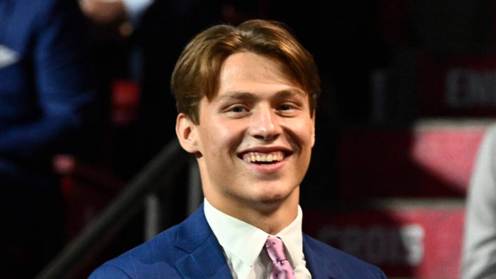 «Il ne se sentait pas bien»: le DG des Jets dévoile les raisons floues derrière le départ de Rutger McGroarty