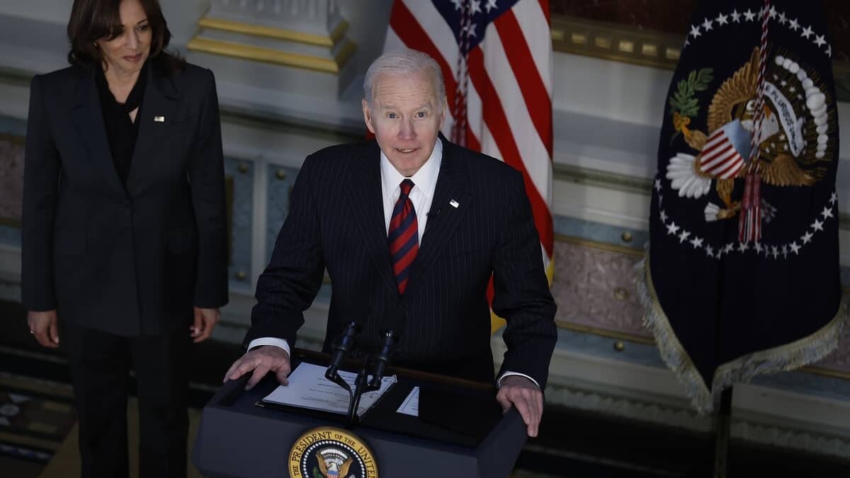 Biden va annoncer une aide sécuritaire supplémentaire à l'Ukraine de 800 millions de dollars