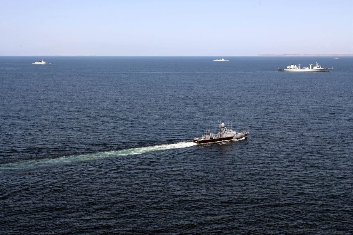 L'Ukraine dit avoir touch&eacute; deux bateaux de patrouille russes en mer Noire