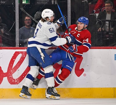 Charle-Édouard D'Astous atendeu a pé da ferme Nick Suzuki.