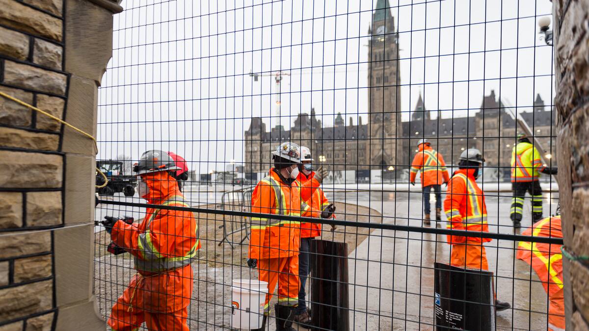 Le parlement barricadé: vers une intervention imminente de la police d’Ottawa