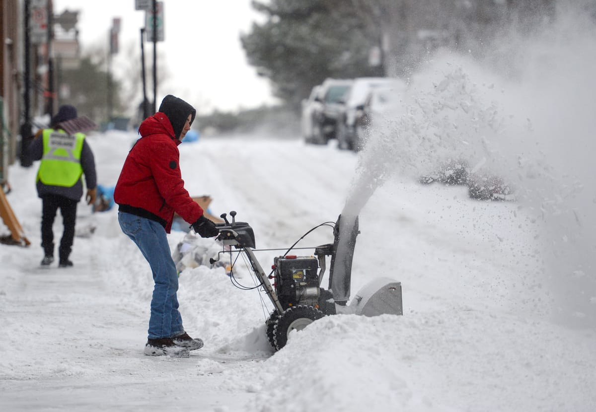 Dur lendemain de temp&ecirc;te &agrave; travers le Qu&eacute;bec