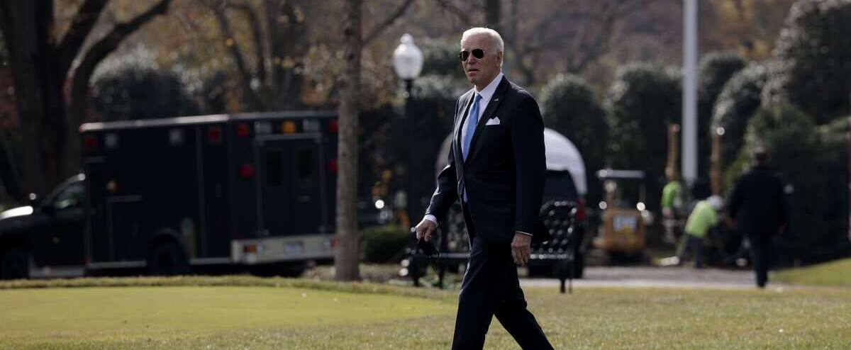 Face au variant Omicron, Joe Biden présente un nouveau plan de lutte