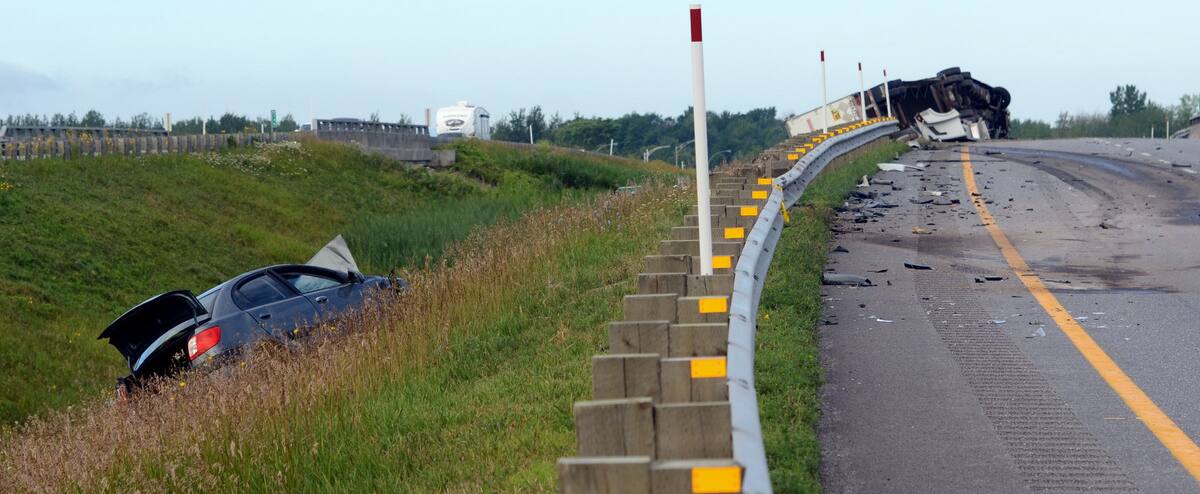 Montérégie: collision mortelle entre un véhicule et un camion de 53 pieds
