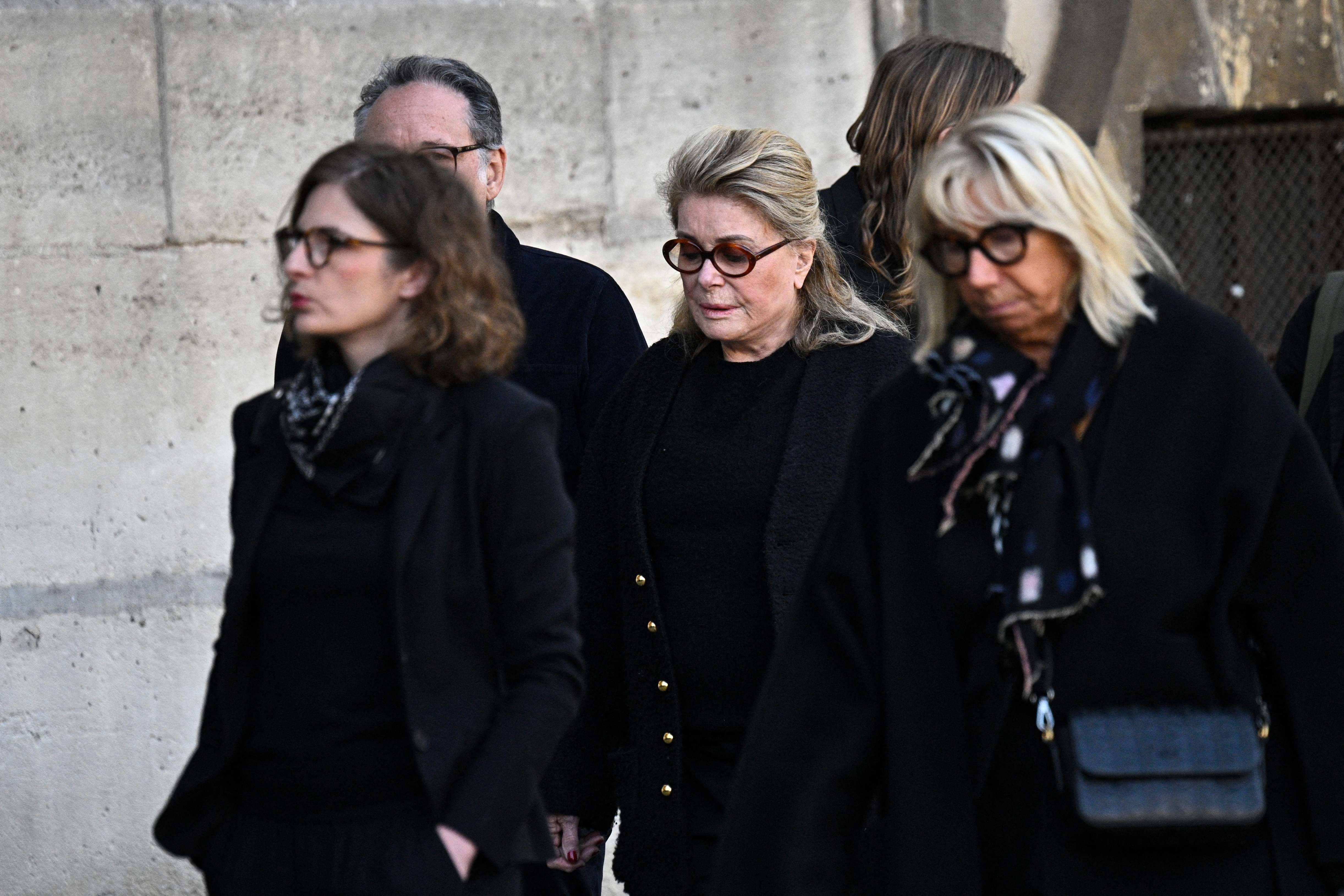 Parmi les personnalités présentes, on retrouve la comédienne Catherine Deneuve.