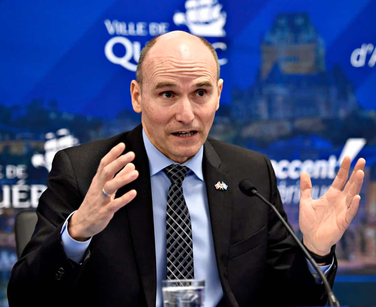 3e lien: Ottawa ne finance pas &laquo;de nouvelles autoroutes&raquo;, r&eacute;it&egrave;re Duclos