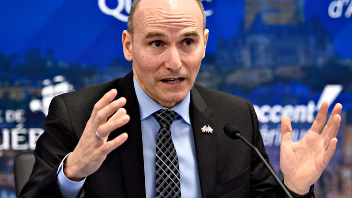 3e lien: Ottawa ne finance pas «de nouvelles autoroutes», réitère Duclos
