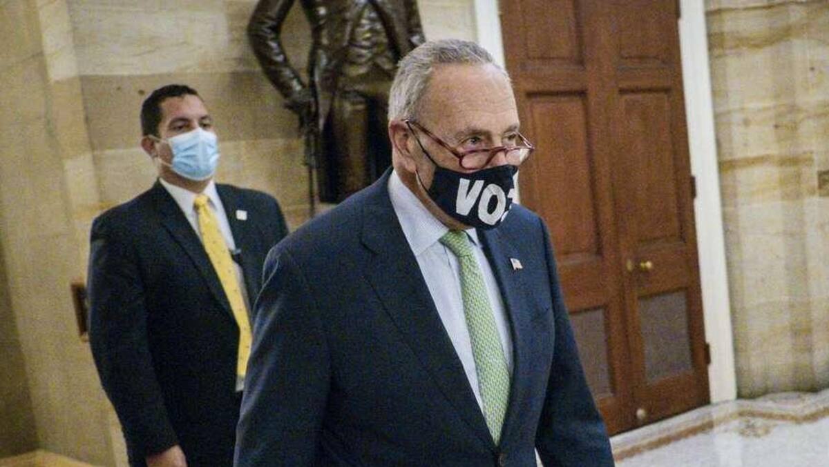 Deux plans d'investissements, une élection: nouvelle semaine difficile pour Biden