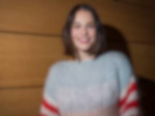 Enceinte, elle rayonne en bikini