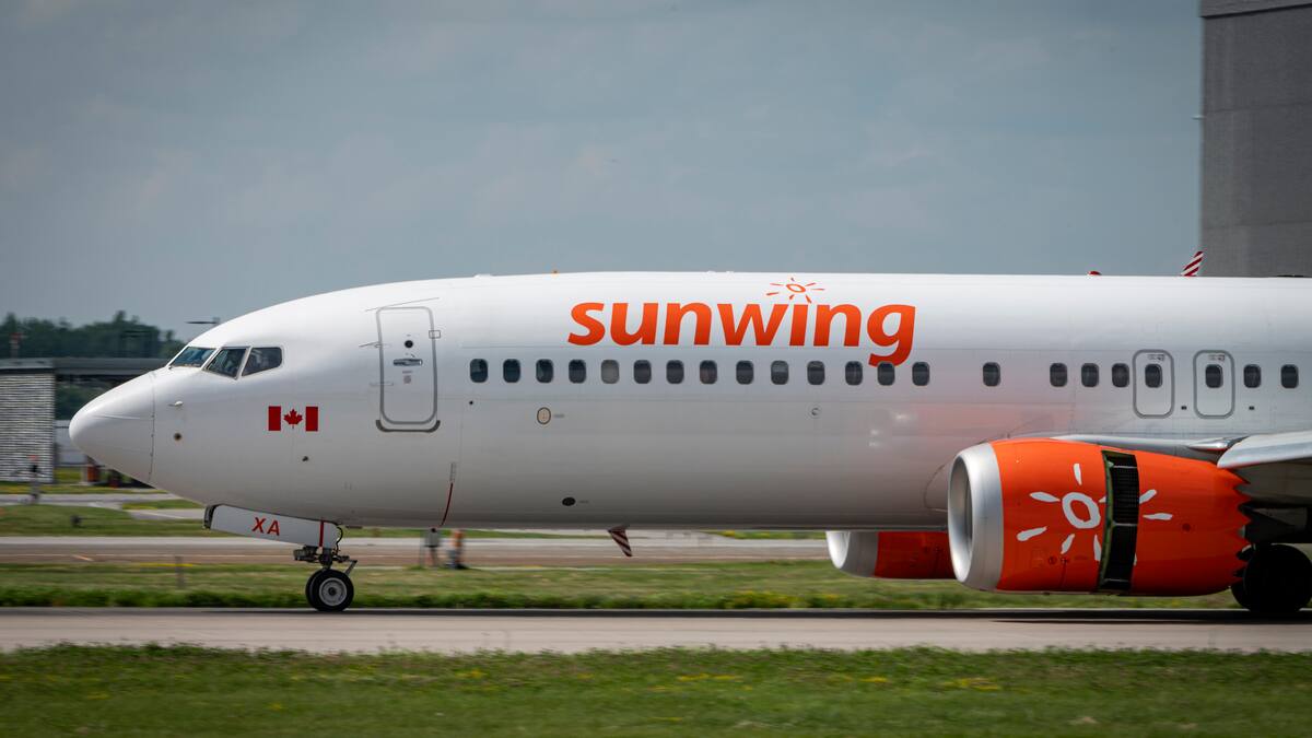 Un couple expulsé d'un avion de Sunwing avec ses deux bébés