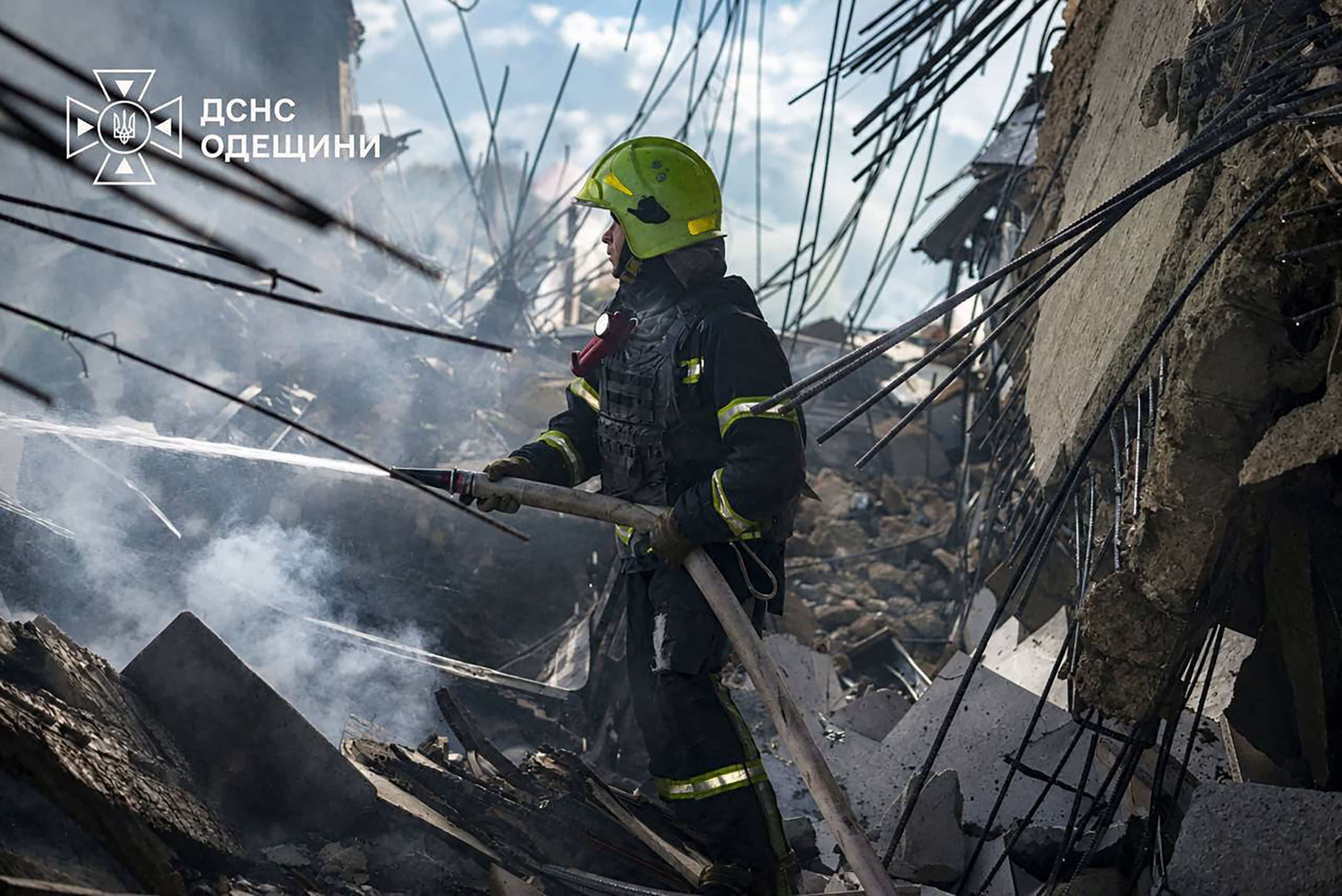 Ukraine: quatre morts dans des frappes russes nocturnes, dont deux dans une usine ArcelorMittal
