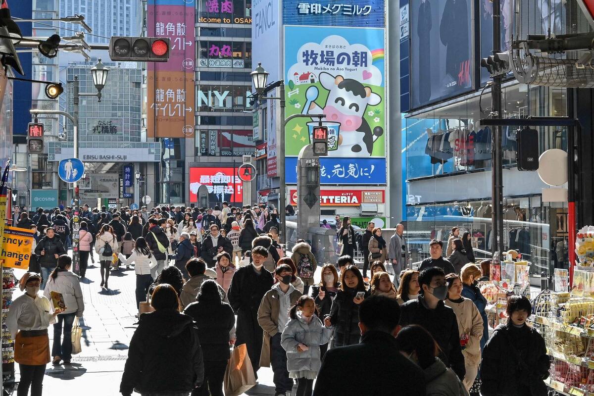 日本：万博前に大阪が路上でのタバコを禁止